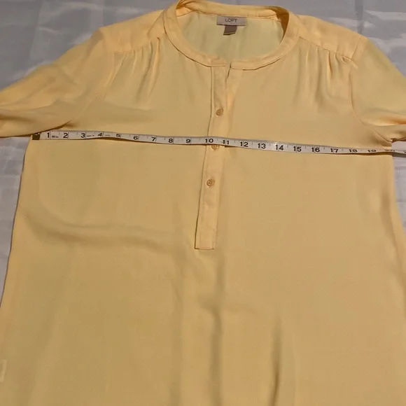 Loft -size M Butter yellow chiffon type semi sheer popover top - Picture 4 of 7